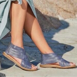 Born Iwa Woven Leather Sandal Super style & comfort Women's Blue Sandals size 9